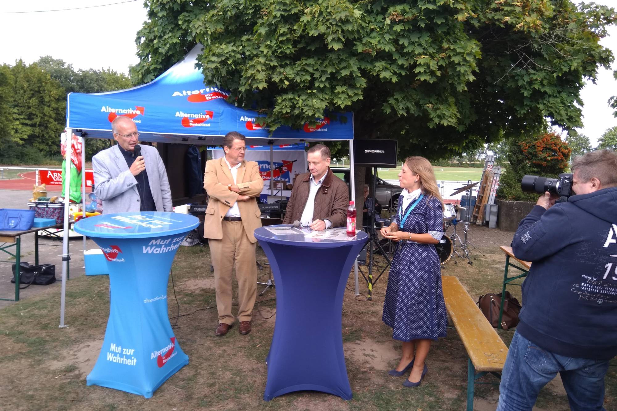 Vier Bundestagsabgeordnete beim unserem Sommerfest 2018